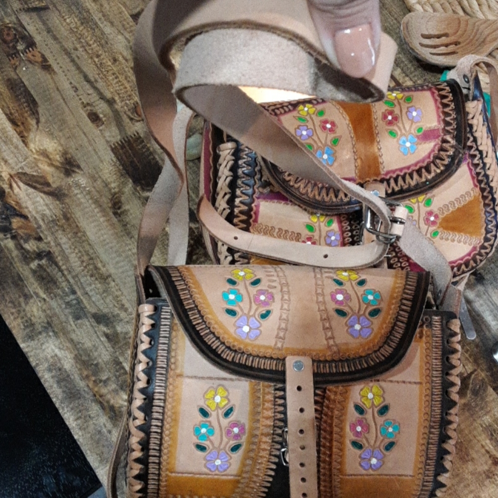 Ladies purses - Picture 5 of 8